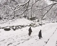 Despite Rise in Temperature, Freezing Cold Continues in Kashmir