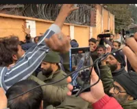 Wildlife Department Casual Labourers Protest in Srinagar, Demand Regularization