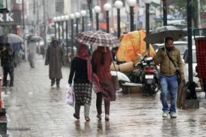 Amid Forecast For Isolated Rain, Night Temperature Rises In Kashmir