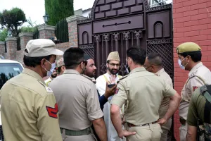 Grand Mufti Welcomes Release of Mirwaiz, Hopes Other Political Prisoners Will Be Set Free Too